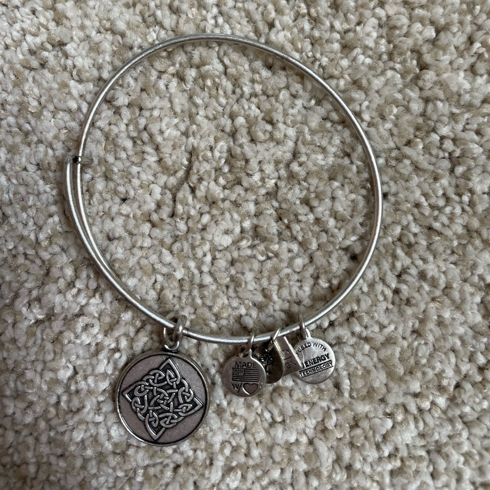 Alex and Ani Irish claddagh bracelet